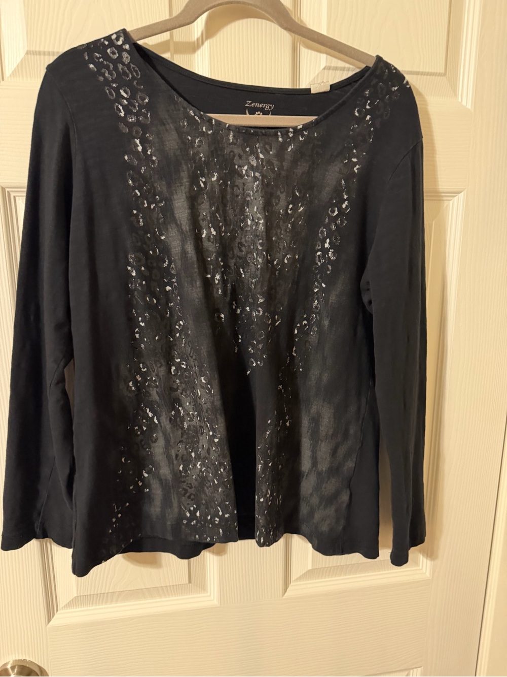 Chico's Black Long-Sleeve Scoop Neck Top with Metallic Leopard Accents
Zynergy